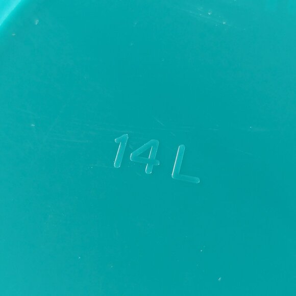 Retired 14L TUPPERWARE Thatsa JUMBO Bowl, large mixing bowl Teal / light blue - Picture 4 of 13
